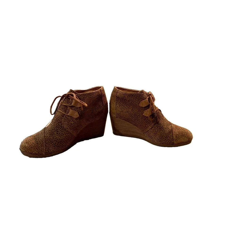 Toms Kala Womens 7 Boots Tan Suede Cheetah Print Lace Up Round Toe Wedge Bootie